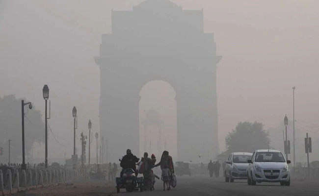 El norte de la India se prepara para la ola de frío; trenes cancelados y vuelos retrasados