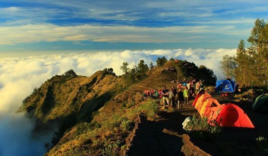 Indonesia abrirá las rutas de senderismo del monte Rinjani a los turistas el 1 de abril