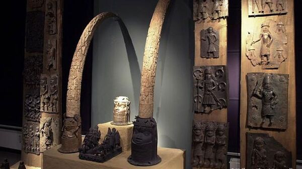 La devolución de objetos de museos europeos podría mejorar el turismo en África