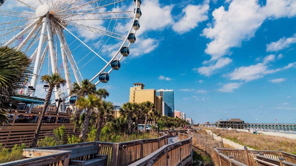 Myrtle Beach reabre pero continúa la limpieza y las reparaciones tras el huracán Ian