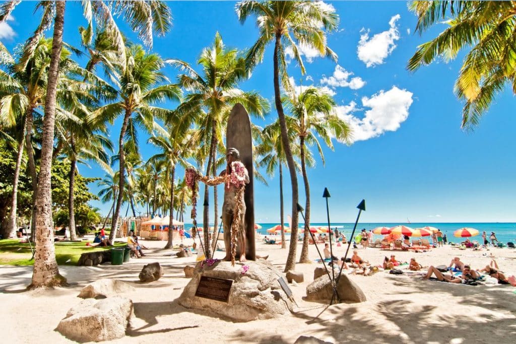 La gente viaja a Hawai en cifras récord a pesar de los altos precios