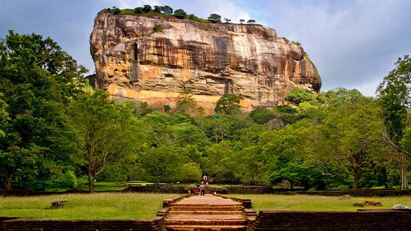 Sri Lanka aspira a recibir 2 millones de viajeros indios a finales de 2023