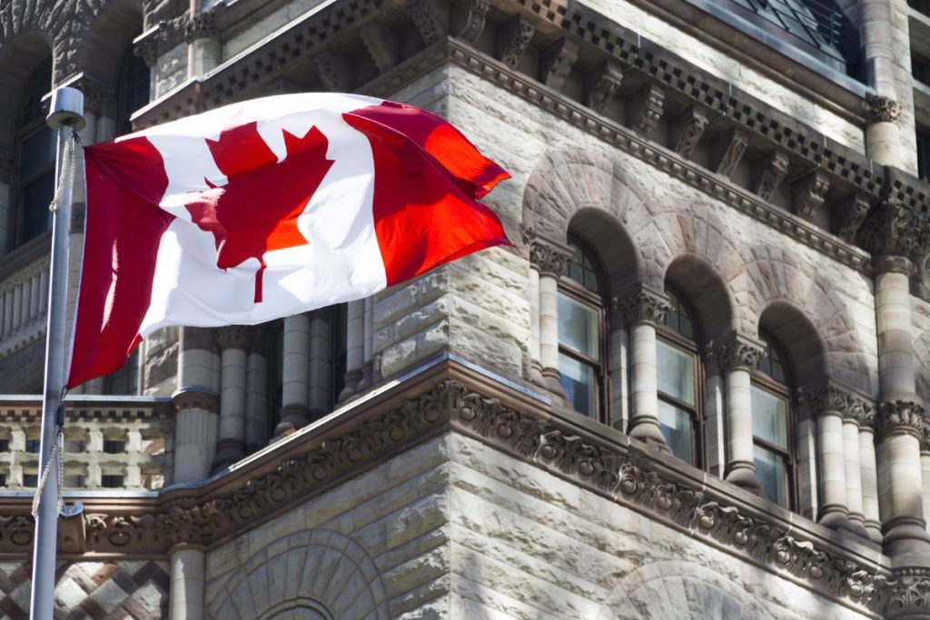 Canadá, único país que añade restricciones de viaje