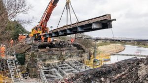 Los pasajeros agradecen la reapertura de las líneas de East Lancashire tras nueve días de importantes mejoras