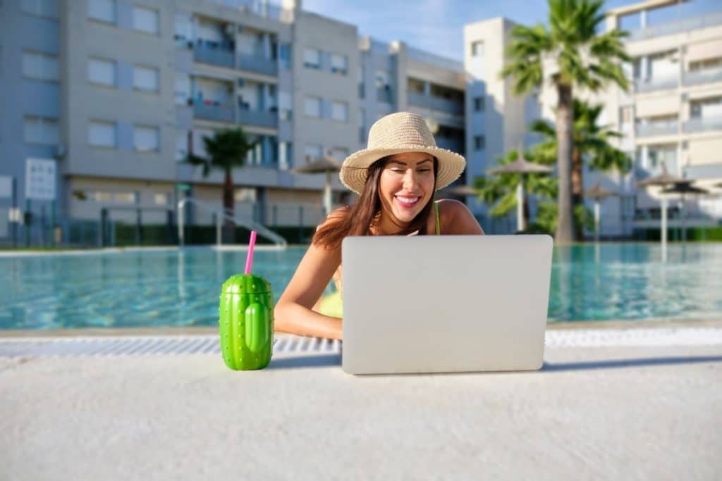 El visado de trabajo a distancia y el sol de España atraen en masa a los nómadas digitales