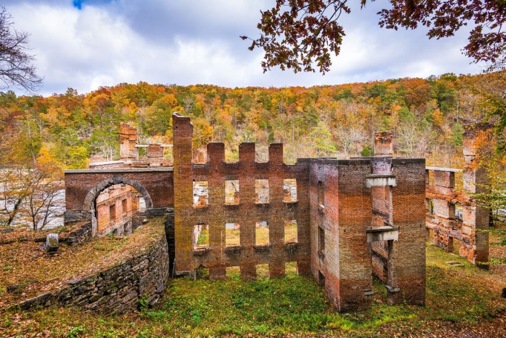 Parque Estatal de Sweetwater Creek en otoño