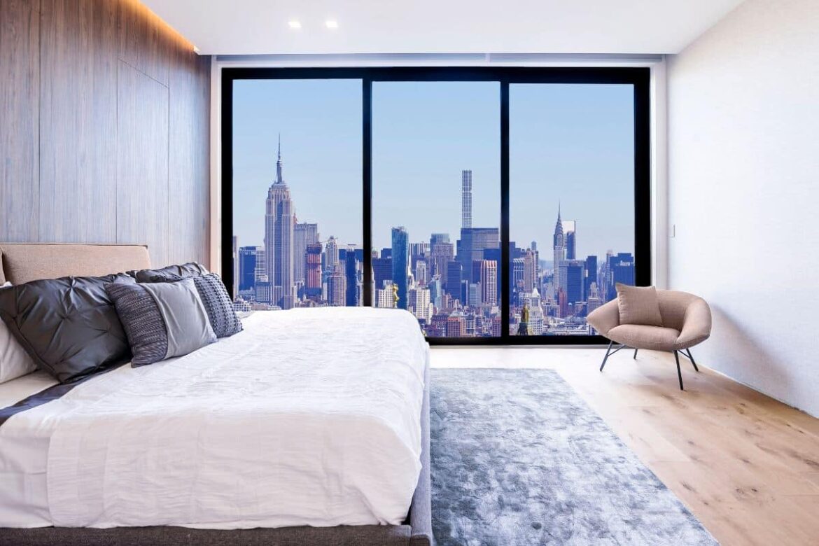 El consejero delegado de Airbnb advierte del encarecimiento de los hoteles de Nueva York tras la prohibición