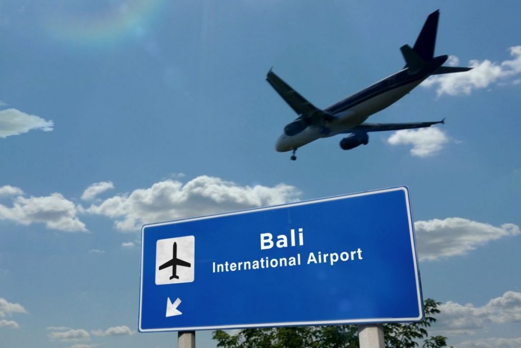 El aeropuerto de Bali recibe el primer vuelo procedente de Australia tras dos años de interrupción