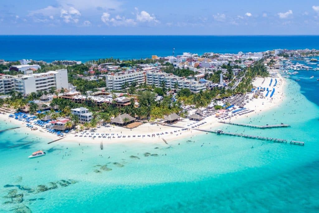 Las playas de Cancún apenas tienen algas