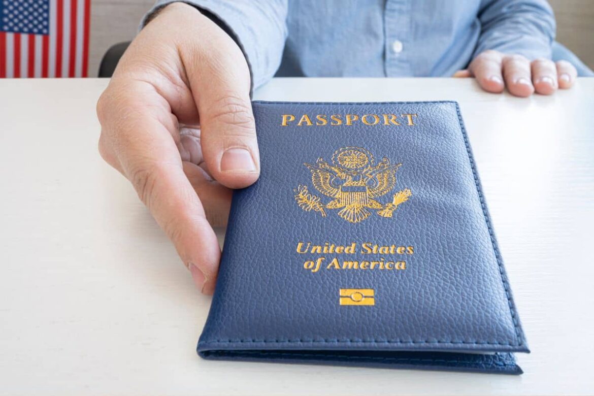 El Departamento de Estado de EE.UU. logra un récord de expedición de pasaportes y reduce considerablemente el tiempo de espera