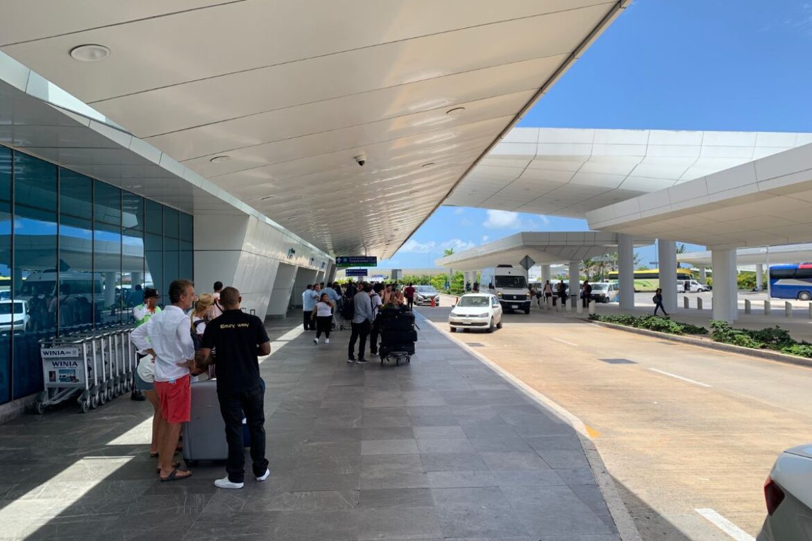 Uber obtiene aprobación oficial para operar en el aeropuerto de Cancún
