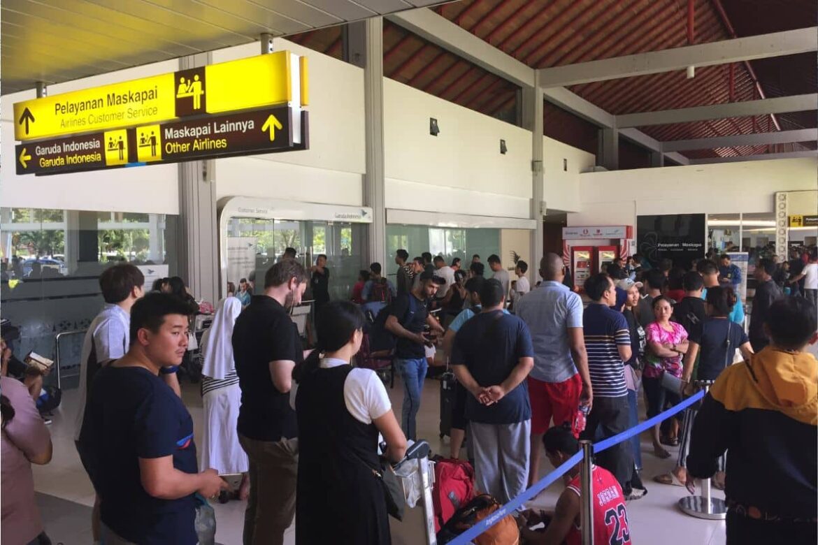 Las autoridades aeroportuarias de Bali animan a los turistas a utilizar la declaración electrónica de aduanas para evitar aglomeraciones