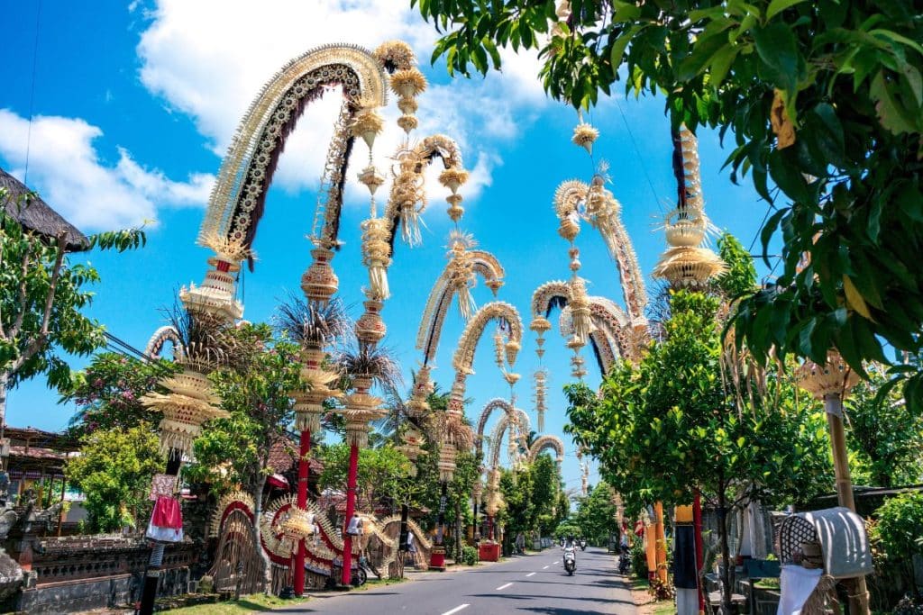 Los activistas de Bali se muestran escépticos sobre la transparencia del nuevo impuesto turístico y su uso para proteger la cultura local